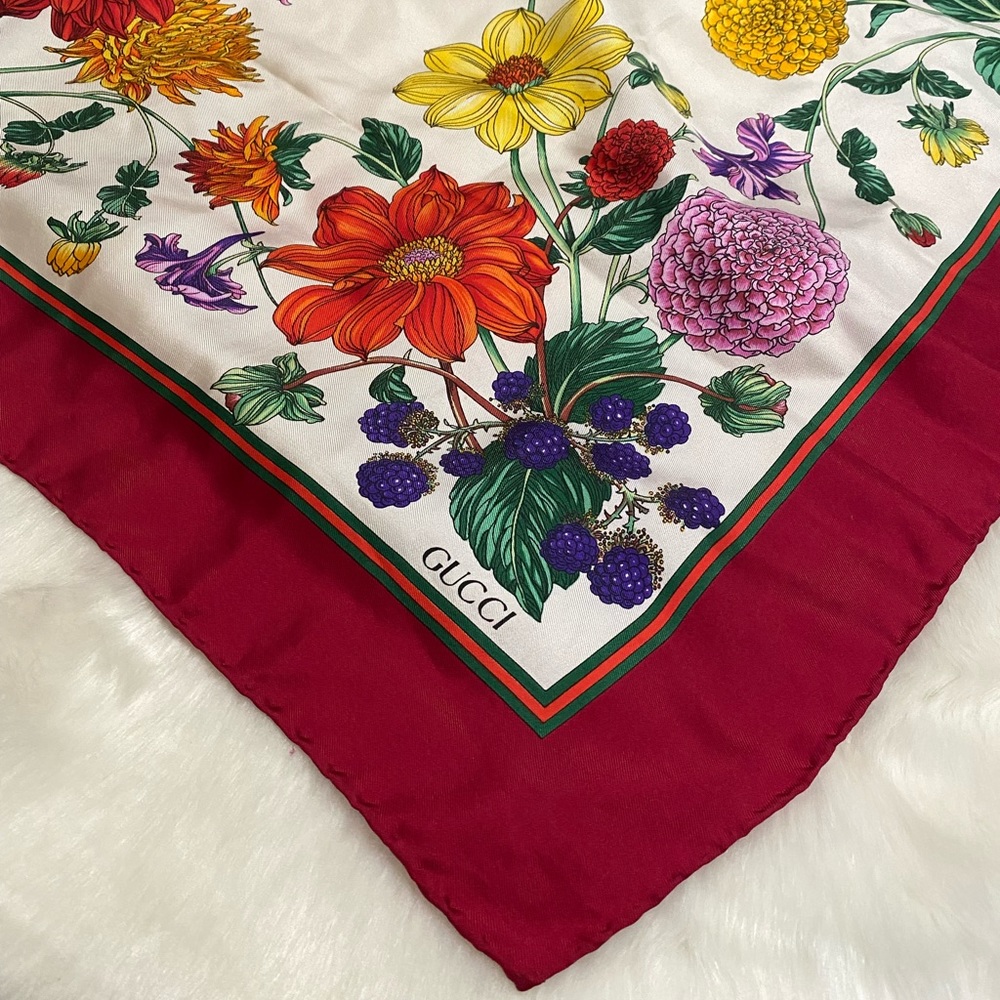 Authentic Gucci Scarf - Picture 7 of 10